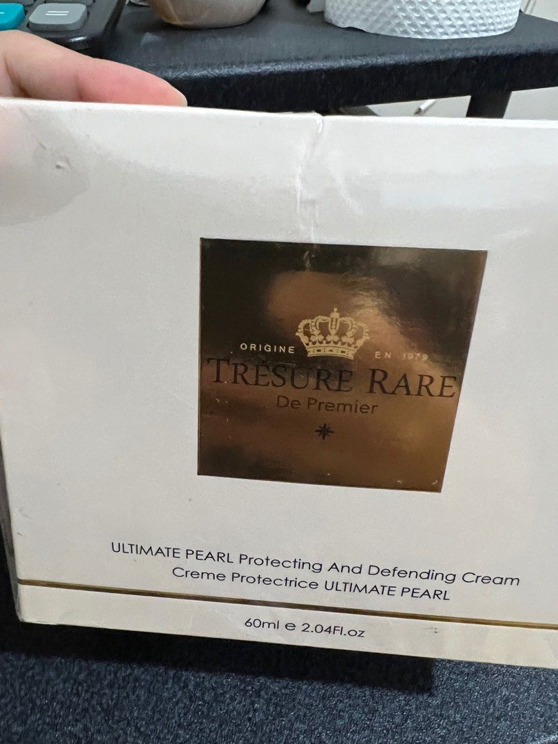 Tresure Rare (Category: Face Care) located in Makati City. Submitted by 2ndsbyduan (Listing ID 1381199166, Image 1). Description: Brand new moisturiser! Rfs: di nagagamit, sayang naman kung masira..