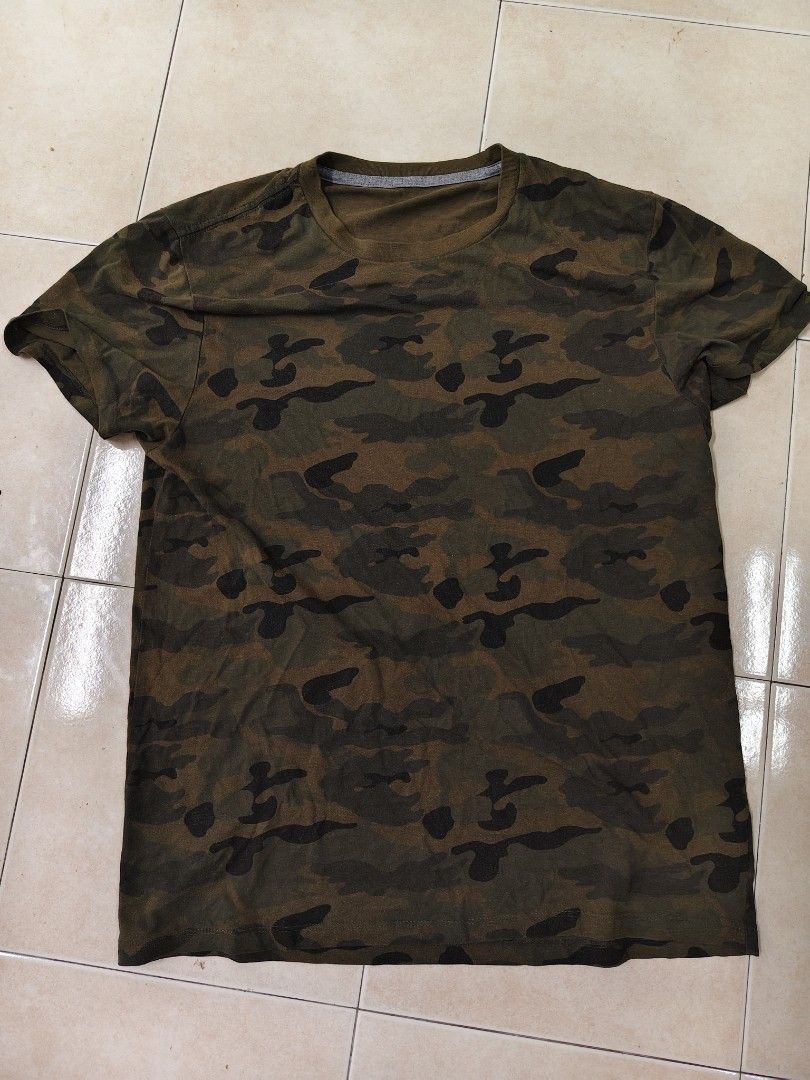 T-shirt camo (Category: Announcements) located in Kuala Terengganu. Submitted by Andy_junyawatanabe (Listing ID 1381106414, Image 1). Description: t-shirt camo.