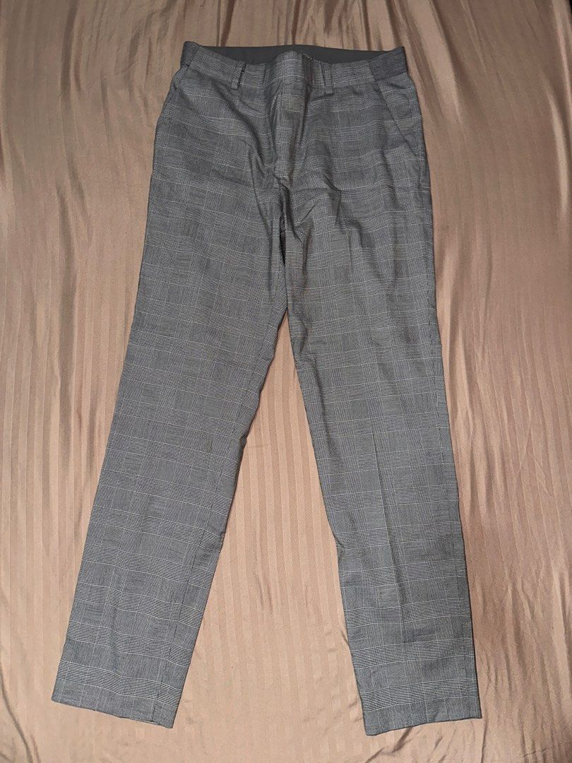 Uniqlo Checkered Trousers (Category: Other Bottoms) located in Manila. Submitted by declutter365days (Listing ID 1381197676, Image 1). Description: Uniqlo Gartered Trousers No damage This can fit up to small Rfs: Doesn’t fit me anymore .