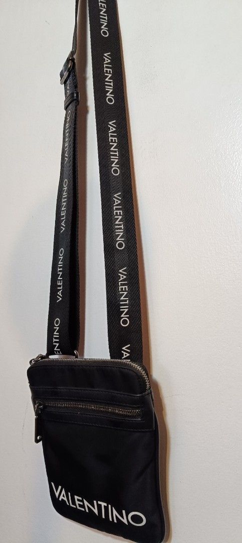 Valentino (Category: Luxury Bags & Wallets) located in Manila. Submitted by egayfinds420 (Listing ID 1381230725, Image 3). Description: VALENTINO SLING BAG 😍💖🔥 EXCELLENT CONDITION 9/10 2885 + SF ONLY.