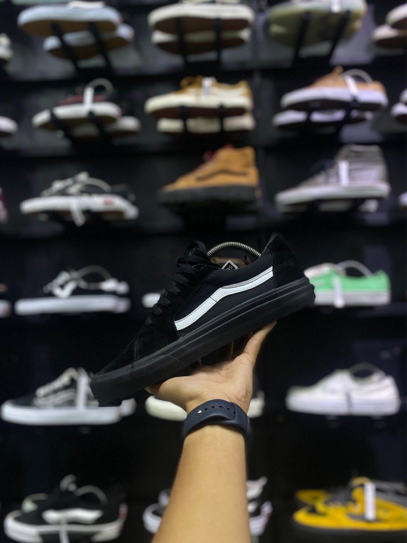 Vans Sk8 Low Black contrast Size 42, Fesyen Pria, Sepatu Sepatu