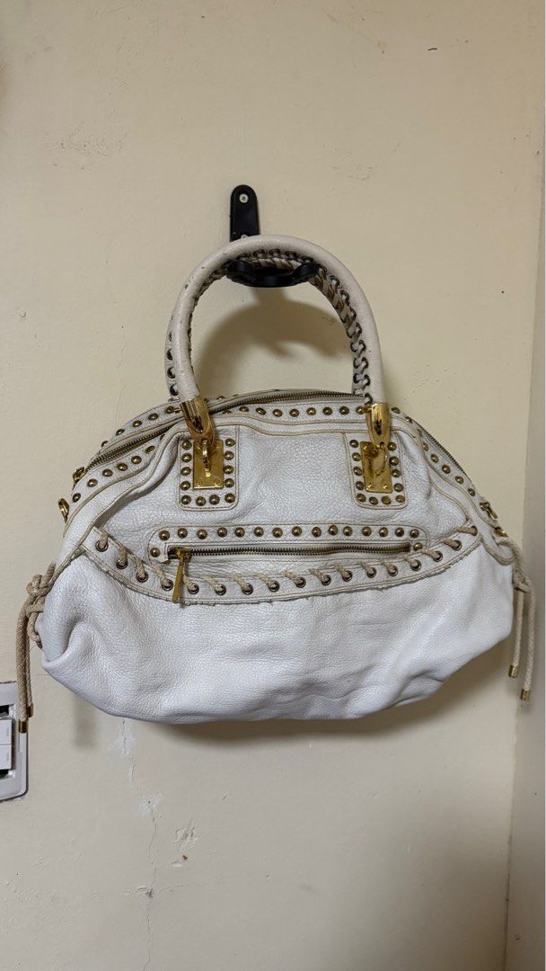 Versace Vintage Handbag (Category: Luxury Bags & Wallets) located in Calamba. Submitted by ashvault (Listing ID 1381167580, Image 1). Description: Versace Vintage Handbag Auth Not Guaranteed Price is still negotiable..