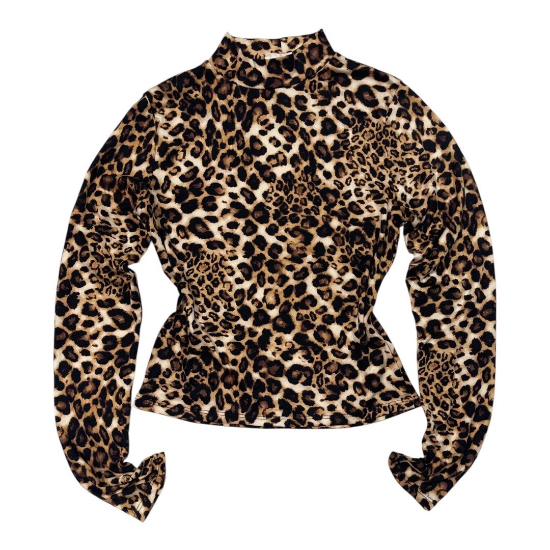 Vintage Olivia Rae Leopard Turtle neck Long Sleeves (Category: Longsleeves) located in Urdaneta. Submitted by strange_standard (Listing ID 1381226148, Image 1). Description: W-18 L-21 Issue-None Item Condition-10/10 Color rate-10/10.