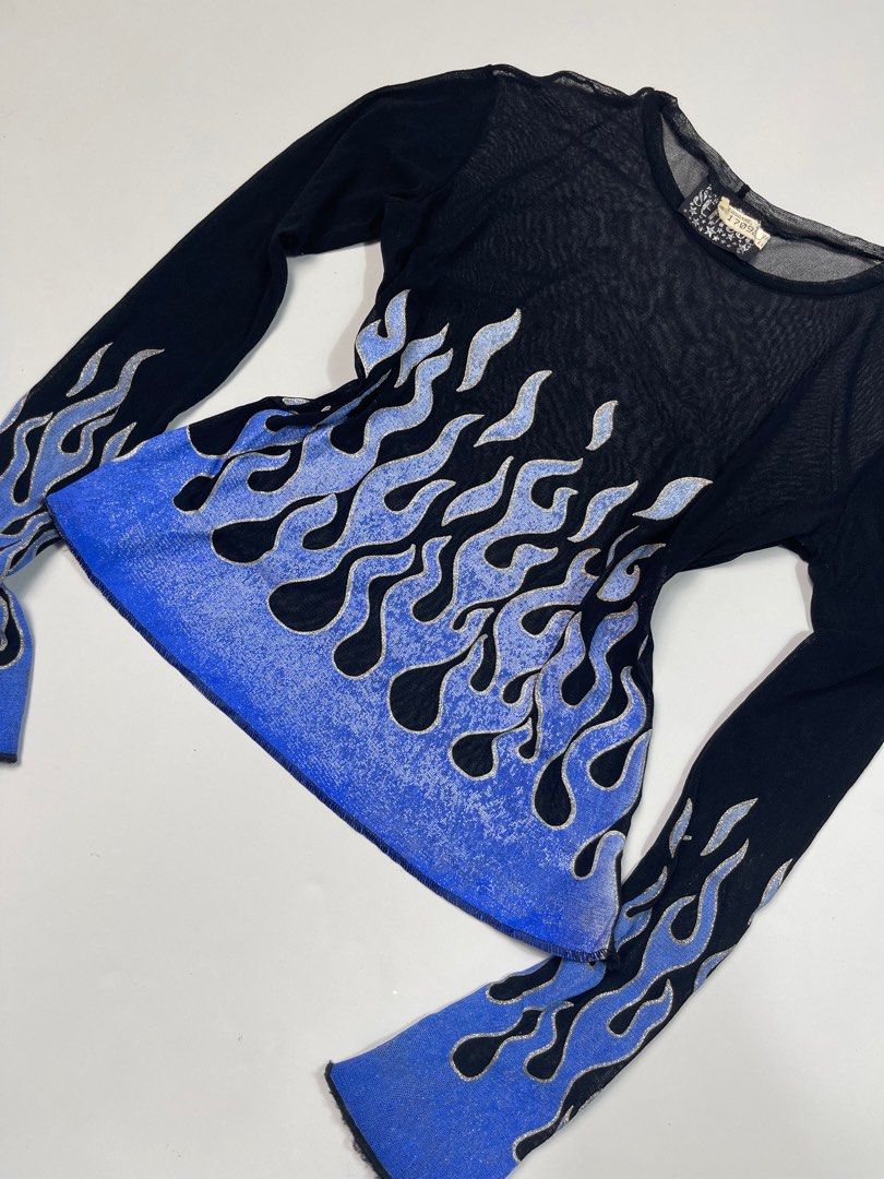 Vintage Serious Mesh Long sleeves Blue Flame (Category: Longsleeves) located in Urdaneta. Submitted by strange_standard (Listing ID 1381232647, Image 2). Description: W-21 L-21 Item Condition-10/10 Color rate-10/10.