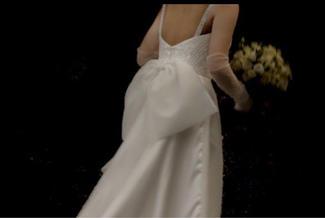 Wedding gown (Category: Evening dresses & gowns) located in San Pedro. Submitted by graeeee (Listing ID 1381273375, Image 2). Description: • waistline (25-26) • used only once (december 2023 wedding) • customized gown from Zeta Bridal • original price - 35k • pm for more photos ü • negotiable • dry cleaning fee not included in the posted price.