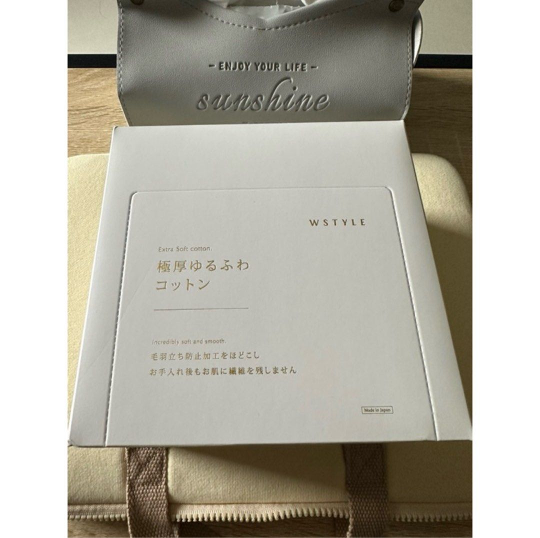 由 chingzing100403 (刊登 ID 1381154461，圖片 2) 提交，位於 高雄市 (Kaohsiung) 的 Wstyle極厚超柔化妝棉 (類別：護膚、清潔產品)，說明：前一陣子買太多衣服贈送的日製厚實柔軟化妝棉～用化妝水厚敷臉很舒服～便宜賣給有需要的朋友❤️。