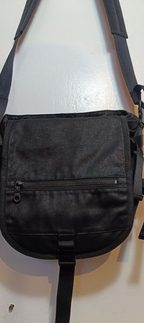 Ysaccs sling bag (Category: Luxury Accessories) located in Manila. Submitted by egayfinds420 (Listing ID 1381220992, Image 2). Description: YSSACS YOHJI YAMAMOTO 😍💖🔥 EXCELLENT CONDITION 9/10 2000 + SF ONLY.