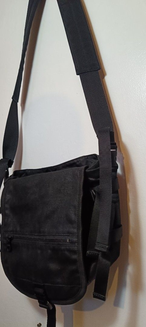 Ysaccs sling bag (Category: Luxury Accessories) located in Manila. Submitted by egayfinds420 (Listing ID 1381220992, Image 3). Description: YSSACS YOHJI YAMAMOTO 😍💖🔥 EXCELLENT CONDITION 9/10 2000 + SF ONLY.