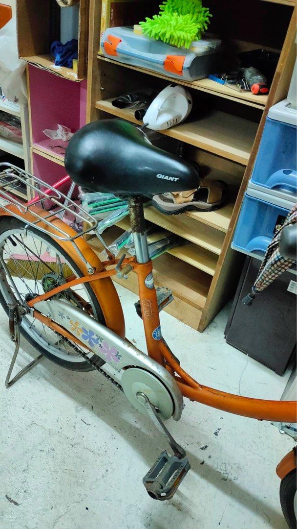 由 vcz7hztjnk44080 (刊登 ID 1381416854，圖片 2) 提交，位於 台北市 (Taipei) 的 捷安特女車20吋 (類別：單車)，說明：身高160以下可以騎。