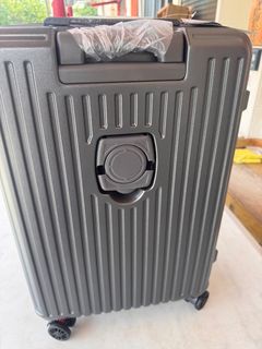 由 fgh71394648 (刊登 ID 1381315346，圖片 1) 提交，位於 的 (類別：)，說明：。
