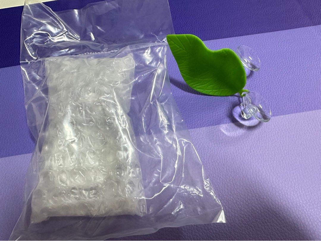 由 sky06012003 (刊登 ID 1381371040，圖片 1) 提交，位於 台南市 (Tainan) 的 鬥魚訓練鏡及休息葉 (類別：寵物及其他)，說明：懸浮訓練鏡4公分，買來尚未拆封，$69購入。 休息葉，外盒已丟，寵物水族$129購入。 還沒裝上去，半月已經去天堂了🥲 不拆賣。