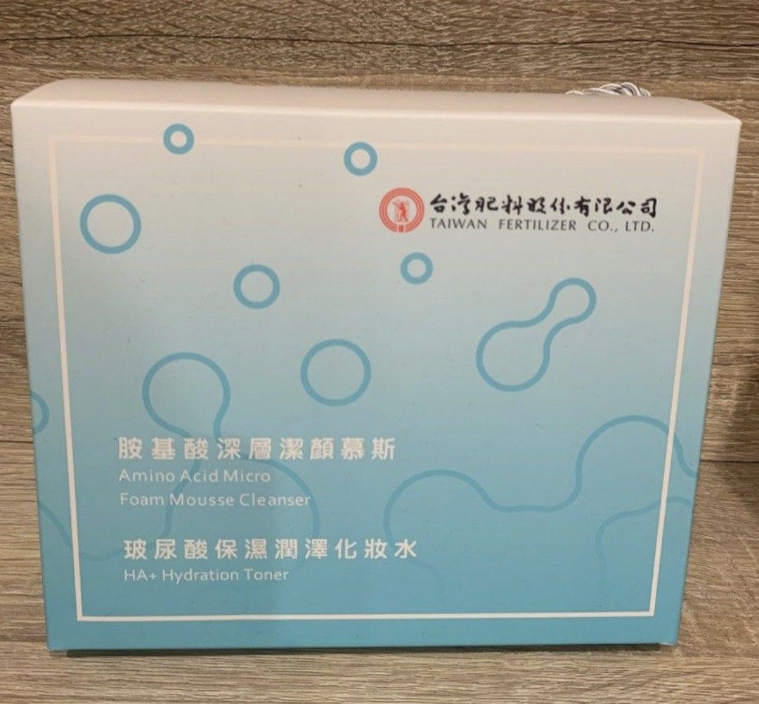 由 milk0908 (刊登 ID 1381343740，圖片 1) 提交，位於 高雄市 (Kaohsiung) 的 台肥 股東紀念品 潔顏慕斯 化妝水 (類別：護膚、清潔產品)，說明：高雄可面交。