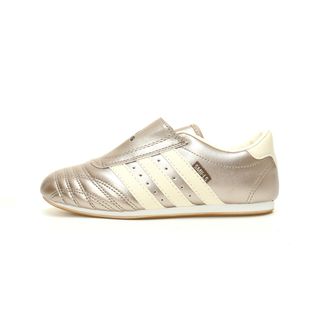 (Category: ) located in . Submitted by sneakers-shop (Listing ID 1381434837, Image 1). Description: .