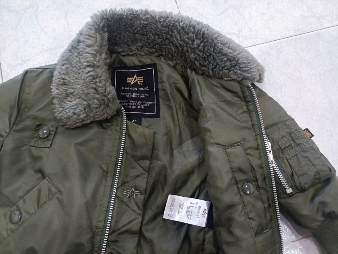 Alpha industries kids jacket (Category: Babies & Kids Fashion) located in Ipoh. Submitted by mie_remy (Listing ID 1381413374, Image 3). Description: alpha industries kids jacket used like new 9.5/10 olive green colour pit 14 labuh 15 size on tag 2 years old ❗❗❗POSTAGE DFOD❗❗❗ ❗❗❗SELFPICKUP IPOH...NO COD❗❗❗.
