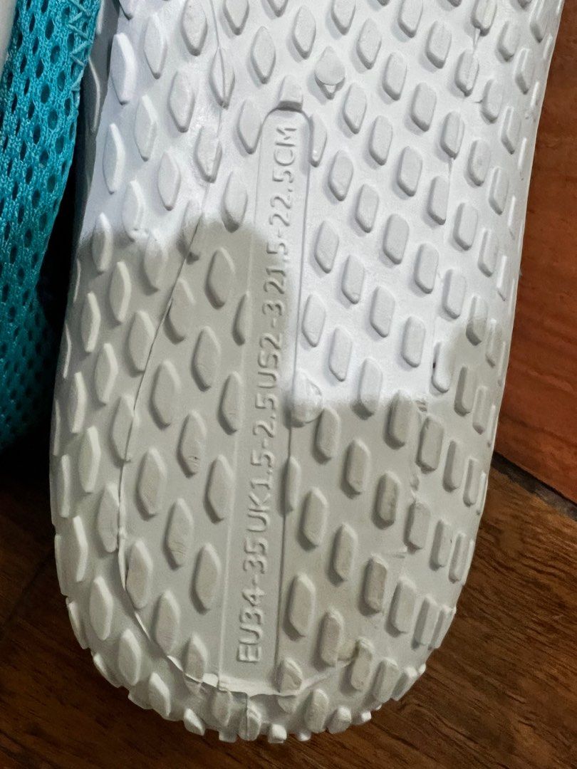 aqua shoes (Category: Slippers and slides) located in Manila. Submitted by vg813 (Listing ID 1381411961, Image 2). Description: Decathlon aqua shoes used once only 3 pairs take all for 500 Size US 2-3 Size US 5.5-6 (2pairs) .
