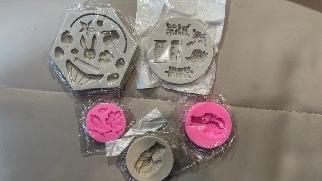 Assorted Silicone Molds - Various Designs65074067954178114