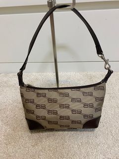 由 MiiiVintage (刊登 ID 1381437562，圖片 1) 提交，位於 的 (類別：)，說明：。