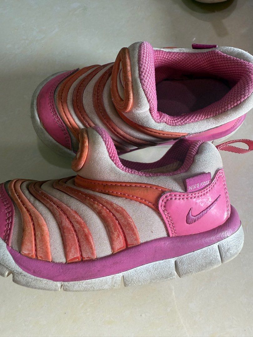 Baby girl Nike shoes (Category: Babies & Kids Fashion) located in Kuala Lumpur. Submitted by rlrl2017 (Listing ID 1381339927, Image 3). Description: Actual size refers to picture.