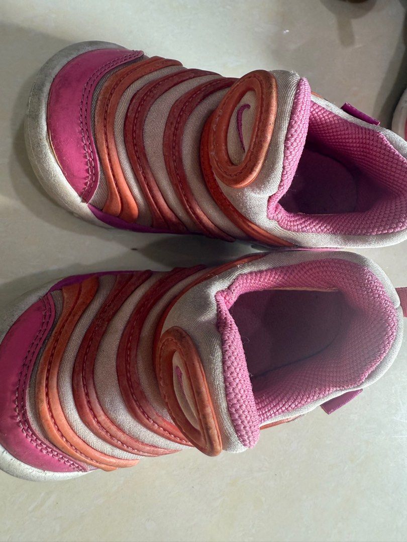 Baby girl Nike shoes (Category: Babies & Kids Fashion) located in Kuala Lumpur. Submitted by rlrl2017 (Listing ID 1381339927, Image 1). Description: Actual size refers to picture.