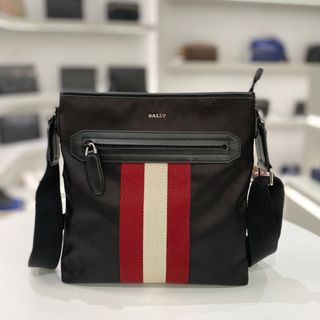 (Kategori: ) berada di . Dikirim oleh luxbyinsocial.id (ID iklan 1381370558, Gambar 1). Deskripsi: .