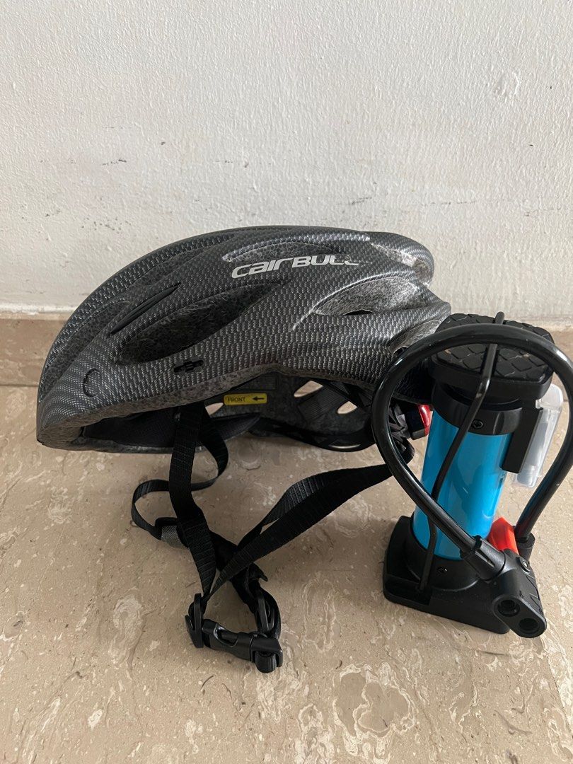 Bicycle (Category: Bicycles) located in Singapore. Submitted by thrt1266 (Listing ID 213939185, Image 4). Description: Moving out sale Mountain bike with shimano gears Cushioned seat Seat pouch Freebies - helmet, air pump and lights.