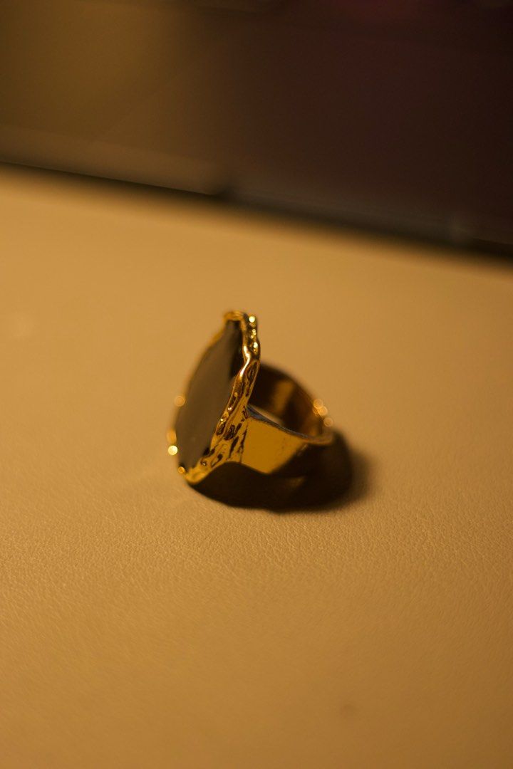 Black & Gold statement ring (Category: Rings) located in Manila. Submitted by shedeclutters.mnl (Listing ID 1381456370, Image 3). Description: - comes with a suede box - falls around ring size 18-19mm.