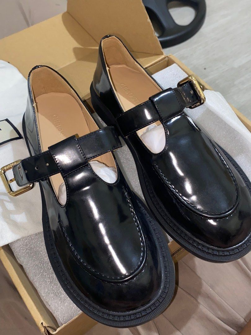 BLACK SHOES CEBOSTIN CHUNKY (Category: Flats & Sandals) located in Manila. Submitted by macmb (Listing ID 1381461900, Image 1). Description: .