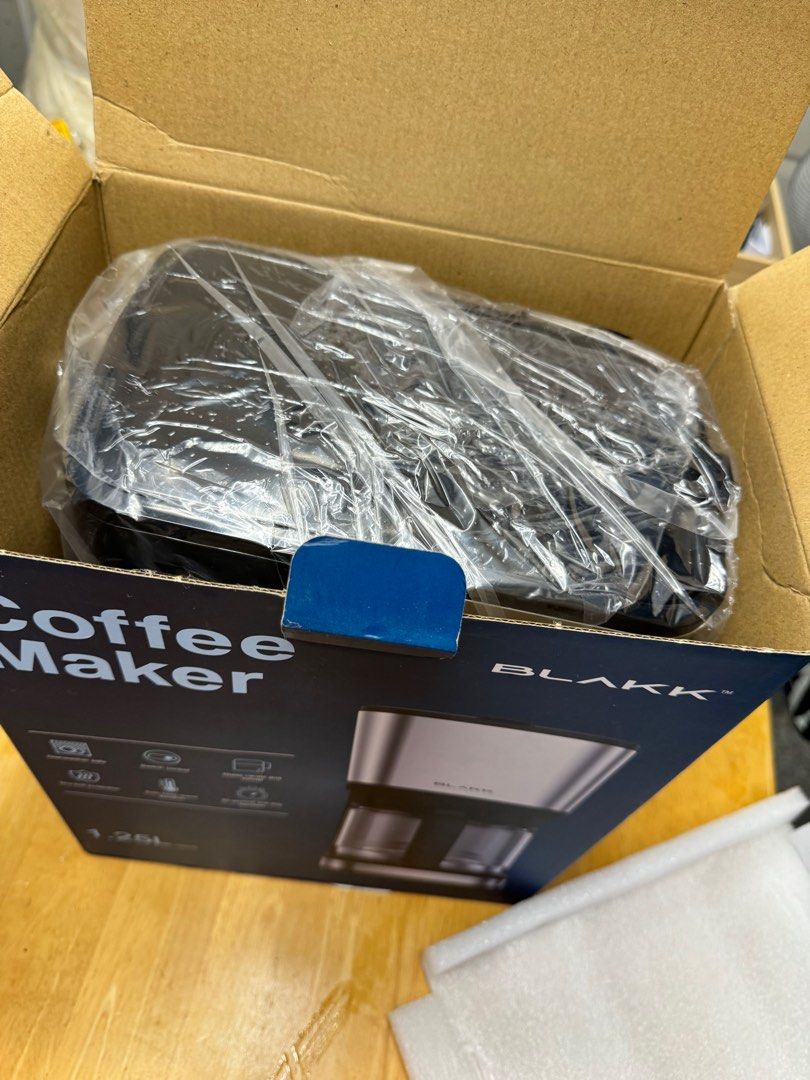 Blakk coffee maker brand new (Category: Coffee Machines & Makers) located in Manila. Submitted by camshomecollections888 (Listing ID 1381282259, Image 3). Description: 1.25L Unused item.