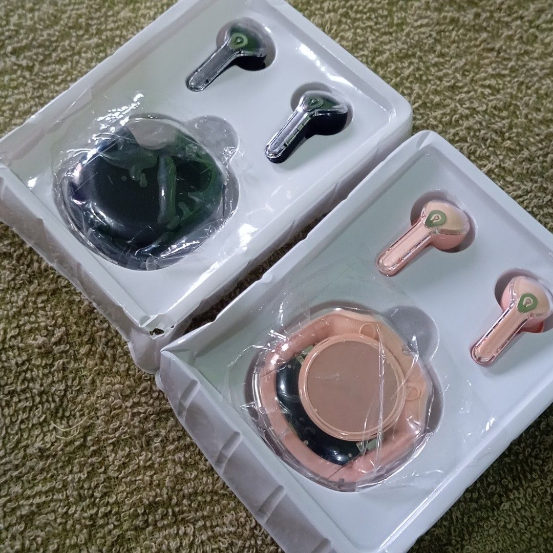 BLUETOOTH EARPODS (Category: Headphones & Headsets) located in Paranaque City. Submitted by audioaddict0517 (Listing ID 1381285180, Image 2). Description: .