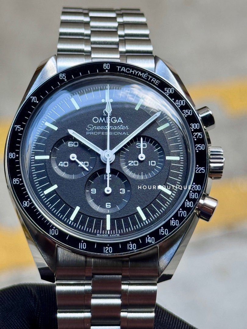 Brand New Omega SpeedMaster MoonWatch Hesalite Glass, Chronograph Manual Winding Watch 310.30.42.25.01.001 (Category: Watches) located in Singapore. Submitted by hour_boutique (Listing ID 1381357433, Image 2). Description: * We Have a Physical Watch Retail Shop * * All Products are Brand New in Box * * All Products come with 5Yr International Warranty * Brand New with Tags and Complete Set Diameter 42mm Rrp $10,100 Now $8550 Available at Hour Bou