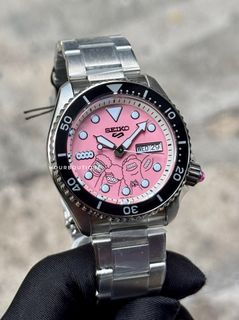 (Category: ) located in . Submitted by hour_boutique (Listing ID 1381364993, Image 1). Description: .