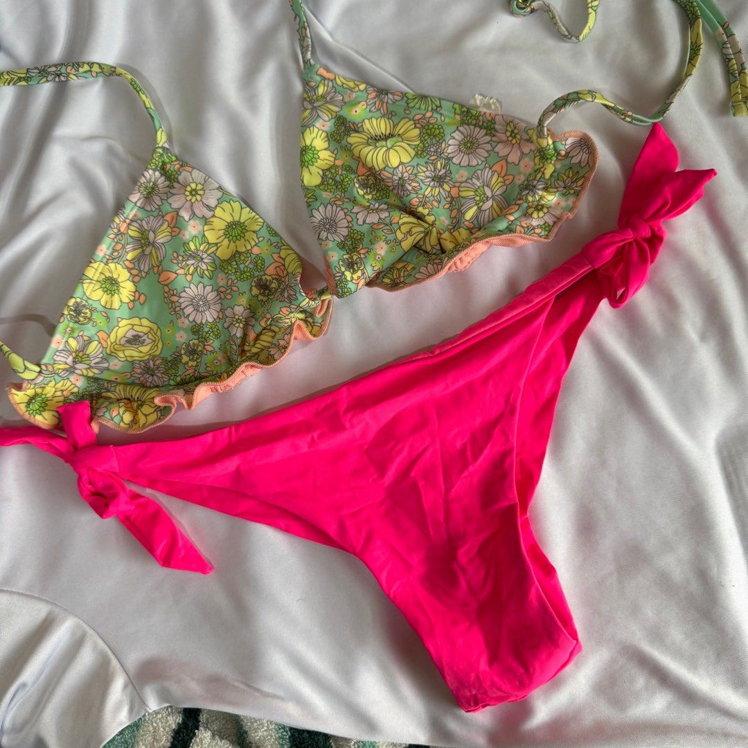 Brandnew swimsuits (Category: Bikinis & Swimsuits) located in Cavite. Submitted by luisascloset_ (Listing ID 1381311684, Image 2). Description: This fits med to large ₱800 for all of it! ₱229 per pair!.