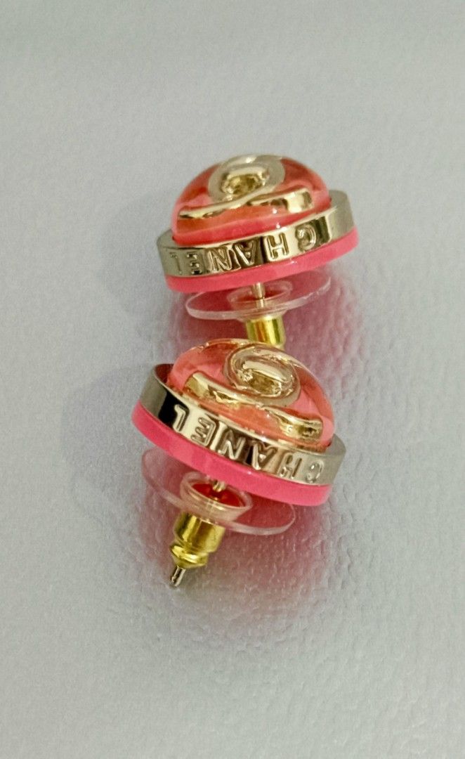 Sale Chanel Earrings (Category: Luxury Accessories) located in Imus. Submitted by LUXunBOX (Listing ID 1380399560, Image 3). Description: .