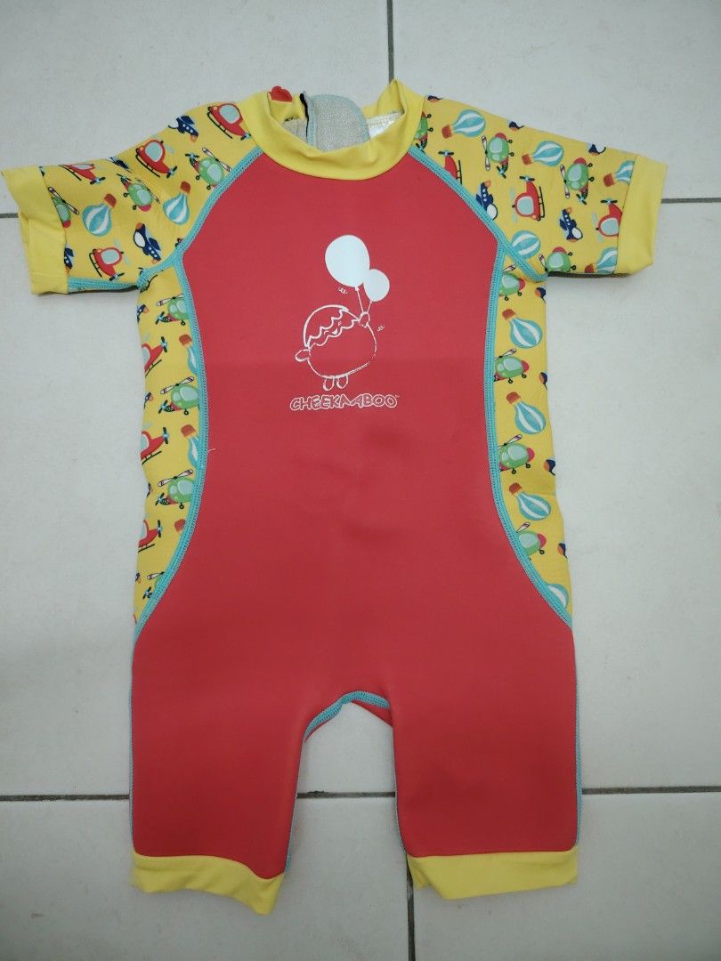 Cheekaboo Thermal Swimsuit Wear (Category: Babies & Kids Fashion) located in Petaling Jaya. Submitted by shirley_shek (Listing ID 1381439242, Image 1). Description: Original Cheekaboo. Very good material and quality. Only wore for a few times. Only hand washed. No defect. Able to keep child warm during swimming session. Size : 18 - 30 months Retail price about Rm150.
