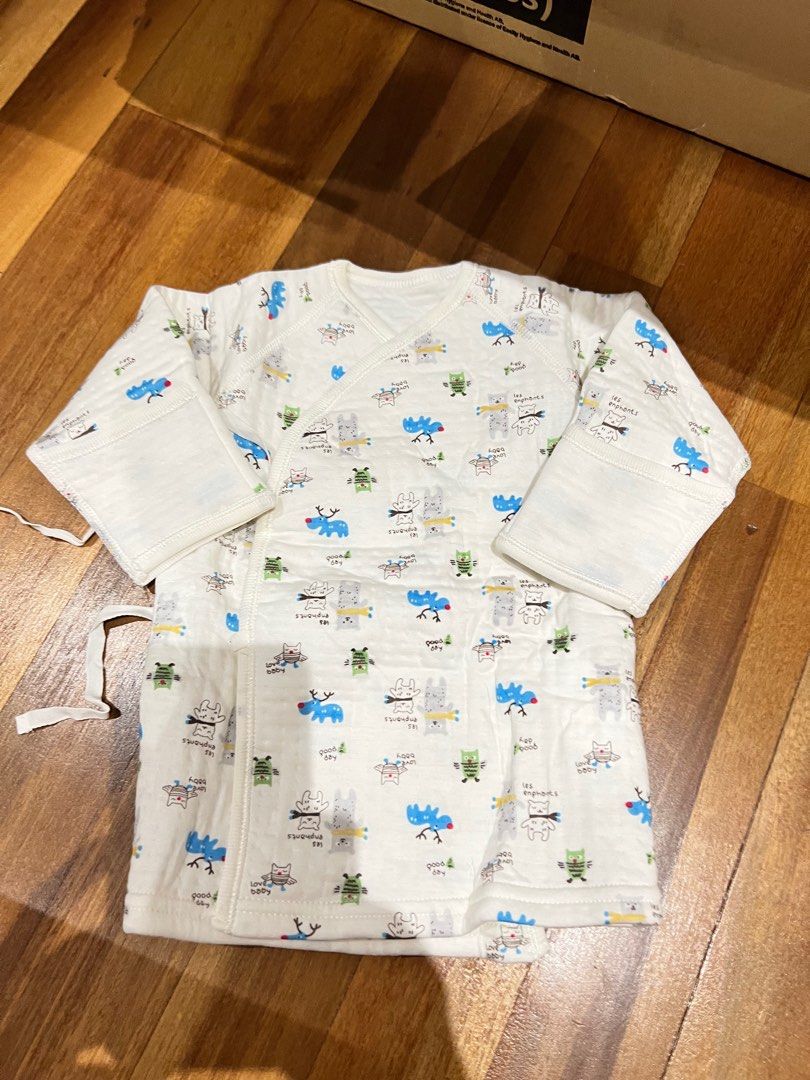 cotton (Category: Babies & Kids Fashion) located in Kuala Lumpur. Submitted by tomato8888tomato (Listing ID 1381360236, Image 2). Description: girl n boy 6month 男孩女孩都可以，原价95元.