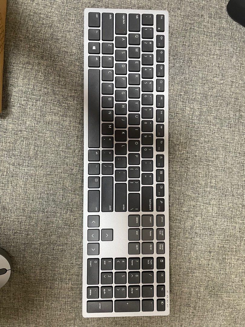 Dell Wireless Mouse & Keyboard With a FREE Brand New Mousepad63223292194946113