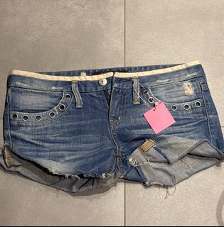 (Category: ) located in . Submitted by sequiis (Listing ID 1381439281, Image 1). Description: .