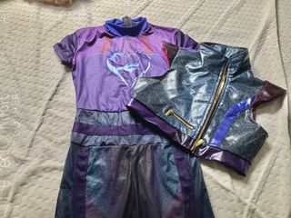 (Category: ) located in . Submitted by gownsandgoodiez (Listing ID 1381331010, Image 1). Description: .