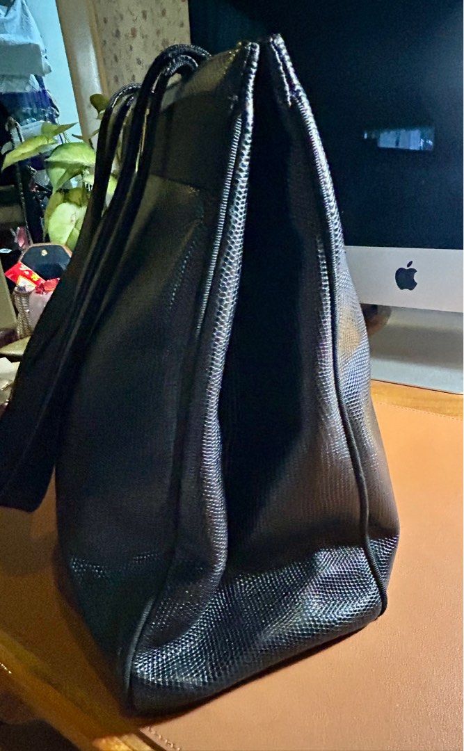 FERRAGAMO lizard skin tote (Category: Luxury Bags & Wallets) located in Quezon City. Submitted by asiaco (Listing ID 1381329017, Image 3). Description: Slightly used. Very nice for office as it fits your laptop. See pics for dimensions. Perfect for shopping bag too. Long handle is perfect for convenience. .
