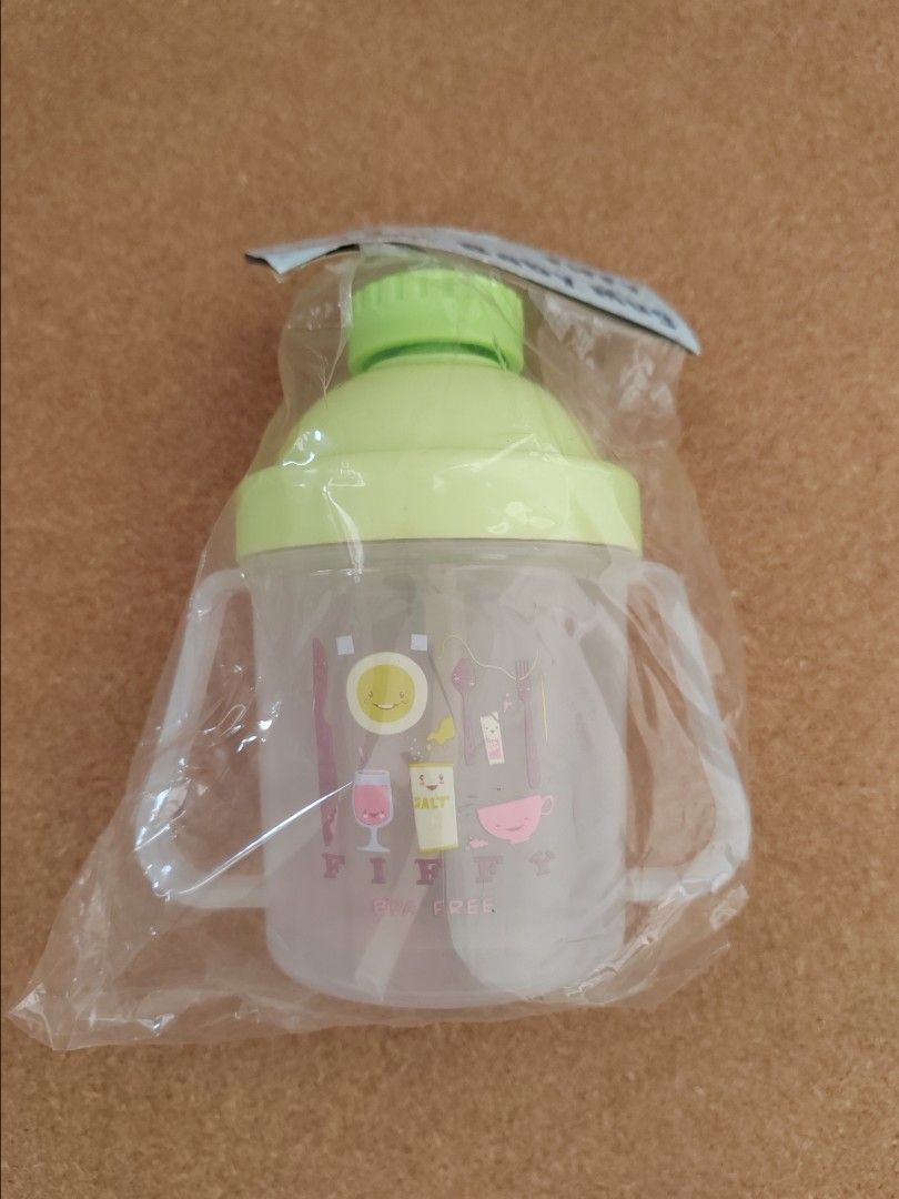 Fiffy Straw Bottle BPA Free with Handle 200ml (Green Fiffy) (Category: Weaning & Toddler Feeding) located in Kuala Lumpur. Submitted by cindylsd (Listing ID 1381328668, Image 1). Description: Fiffy Straw Bottle BPA Free with Handle 200ml (Green Fiffy) *While stock last!! *Self collection : Eko Mall Cheras, KL By postage : Bare by buyer.