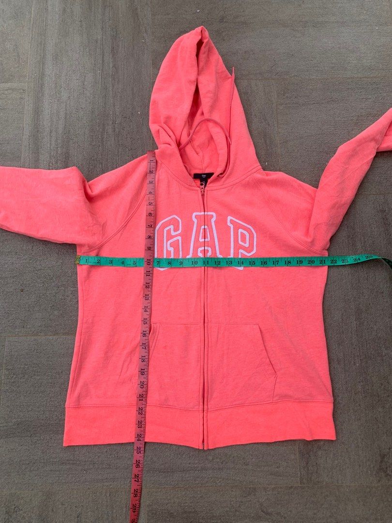 gap (Category: Activewear) located in Jerteh. Submitted by dinstore86 (Listing ID 1381342123, Image 3). Description: pit 21 x 24.