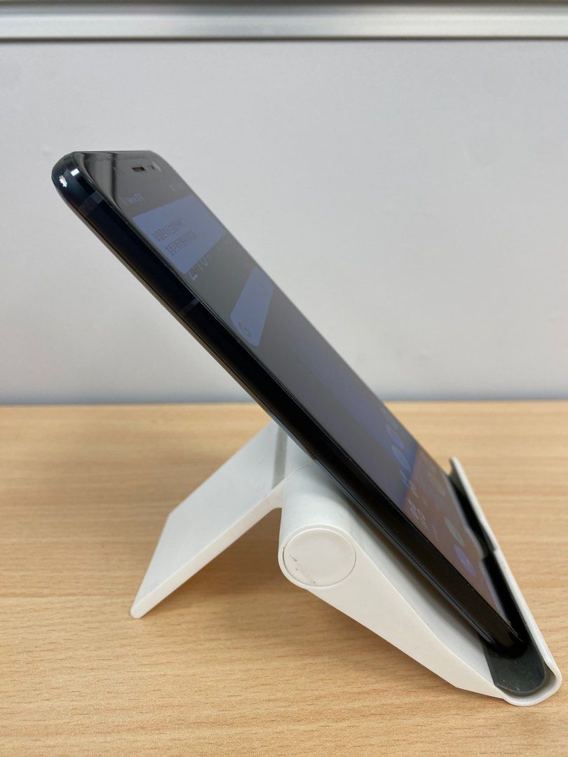由 joycely.yang (刊登 ID 1381333993，圖片 2) 提交，位於 新北市 (New Taipei) 的 HTC U11+ 4G/64G 二手機 （17711） (類別：Android 安卓其他)，說明：HTC U11+ 4G/64G 二手機 （17711） 機況:外觀有使用痕跡如圖 功能測試均正常 手機狀況可請參閱賣場照片,均為實體照片 單出售手機，無提供盒裝無配件。 二手機一定會有使用痕跡 高標者請繞道。 二手機七天內除功能或蓄電異常可退、換外，餘不接受其他原因退貨! 有發票，可開統一編號(需統編請提前告知) 商品在多平台售出，本公司將保留隨時變更、修改或終止訂單之權利 手機有提供一個月保固 (手機本身有故障問題不含人為因素) 機器本身問題都有提供退/換貨服務 ***商品內容麻煩參閱完整再進行下單訂購避免爭議***。