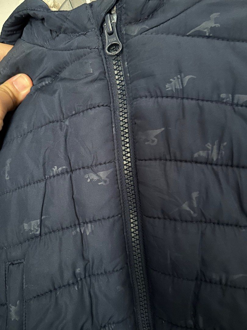 Jaket Baby Gap 1-2 tahun (Kategori: 1 hingga 3 tahun) berada di Surabaya. Dikirim oleh letmegomystuff (ID iklan 1381374748, Gambar 2). Deskripsi: Good condition no minus.