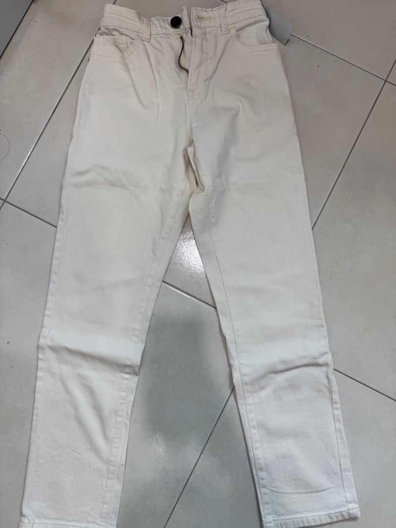 Jeans Next (Category: Babies & Kids Fashion) located in Tanjong Malim. Submitted by iizpreloveshop (Listing ID 1381304821, Image 1). Description: 12y height 152cm regular with strech.