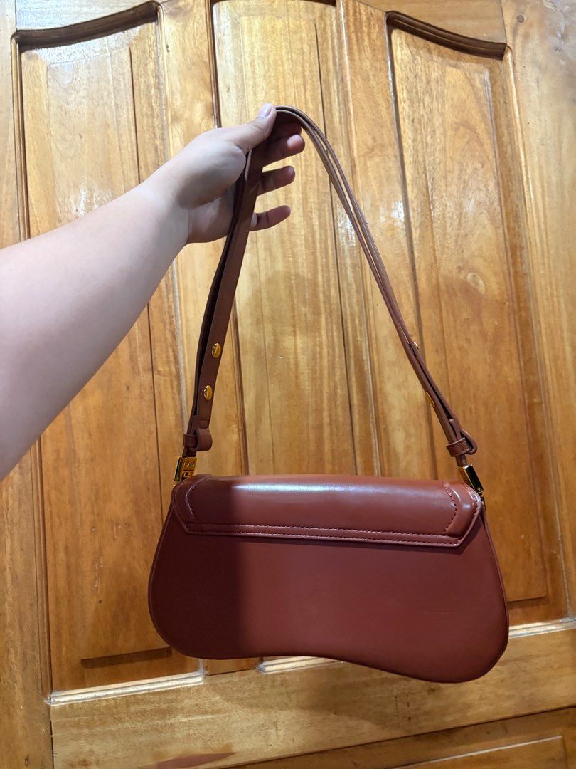 JW PEI AUTHENTIC joy shoulder bag (Category: Luxury Bags & Wallets) located in Caoayan. Submitted by emmachamberlain (Listing ID 1373654395, Image 3). Description: with box and dust bag.