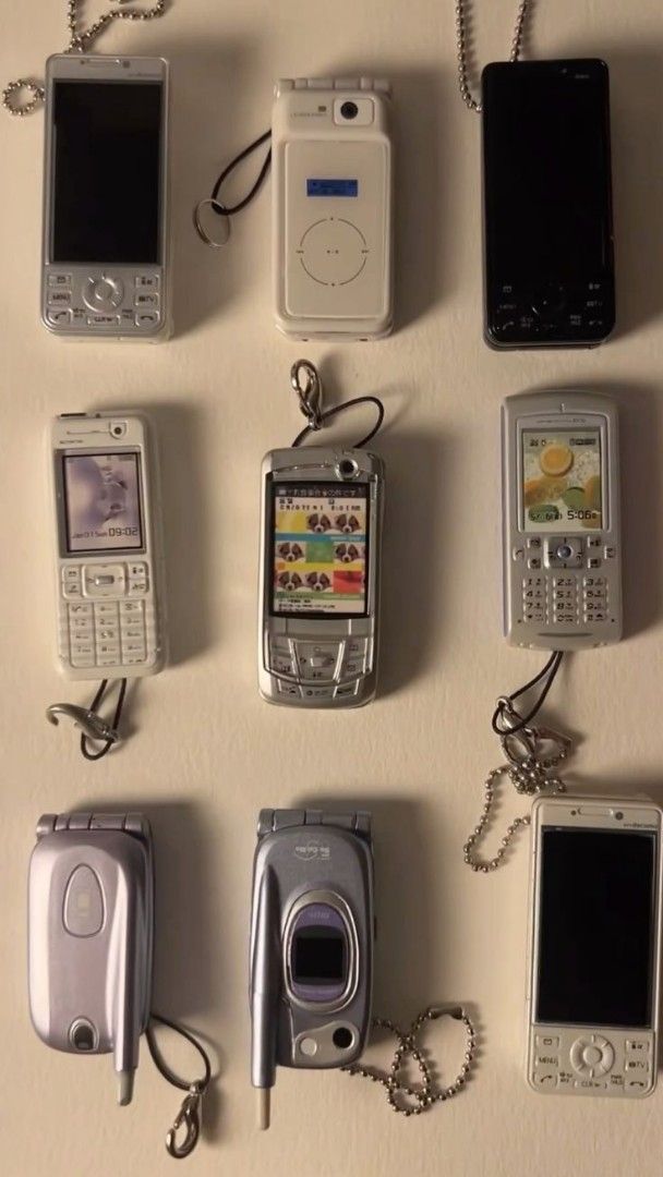 LF SECONDHAND DIGI CAMS & OLD JAPANESE PHONES (Category: Cameras) located in Manila. Submitted by yaomei_101 (Listing ID 1381436507, Image 2). Description: LF SECONDHAND DIGI CAMS & OLD JAPANESE PHONES YUNG MURA LANG PO SANA. PM ME PO KUNG MERON KAYO.