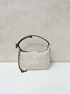 (Category: ) located in . Submitted by collynluxurybag (Listing ID 1381414934, Image 1). Description: .