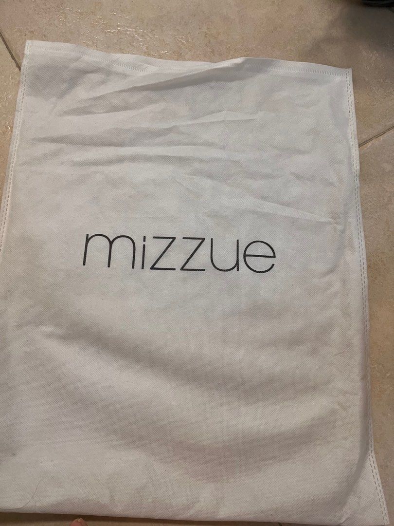 Mizzue （分類：手袋及銀包）位於 Hong Kong。 由 wpkma 提交（商品編號 1381329888，圖片 3）。簡介： 。
