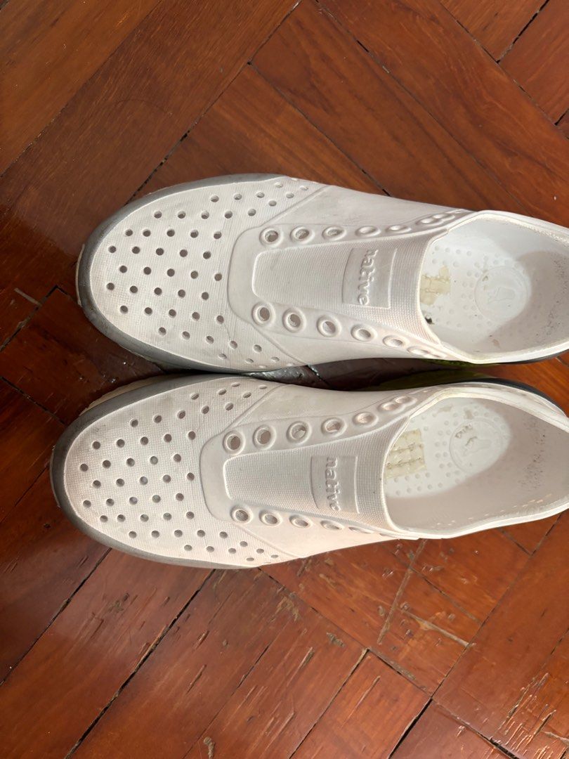 Native sneakers (Category: Sneakers) located in Mandaluyong City. Submitted by dsc0313 (Listing ID 1381281970, Image 1). Description: .