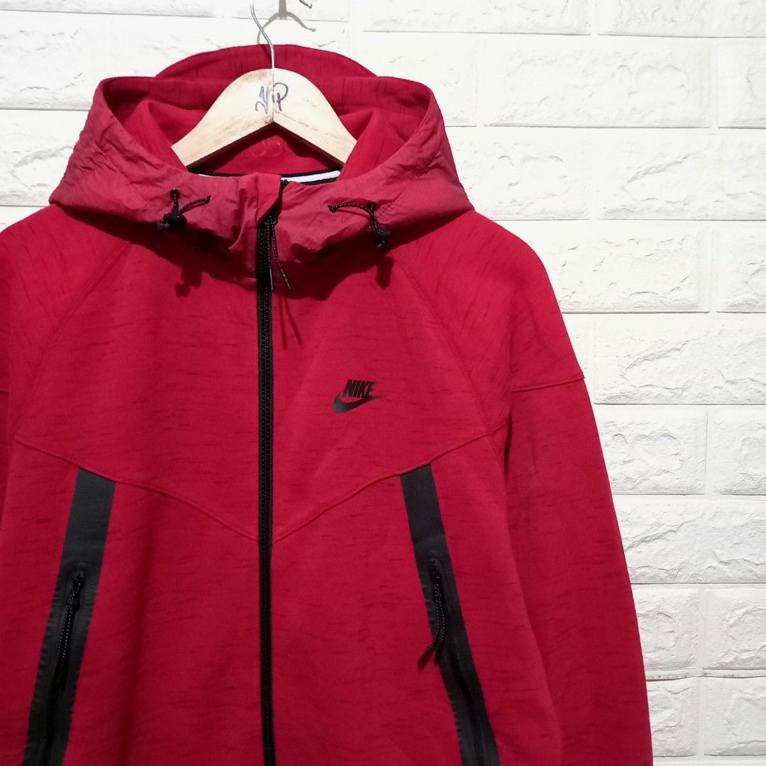 NIKE TECH FLEECE HOODIE RED (Category: Hoodies) located in Cebu City. Submitted by yipsthrift (Listing ID 1381330891, Image 3). Description: SIZE: XL DIMENTIONS: 23x28-29 AS NEW CONDITION NO ISSUE COLOR RATE: 10/10.